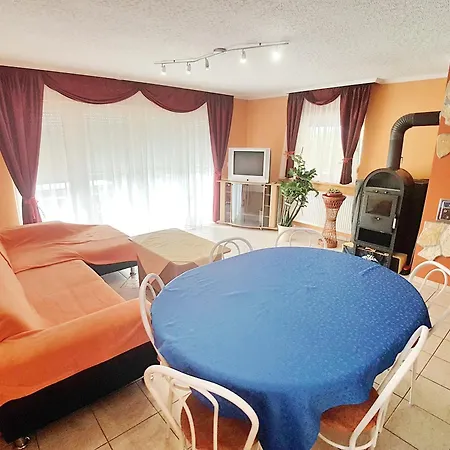 Apartment Aniko Nr 7 *