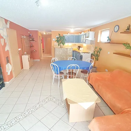 Aniko Nr 7 Apartment