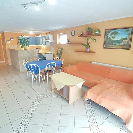 Aniko Nr 7 Apartment