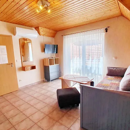 Aniko Nr 7 Apartment Vonyarcvashegy