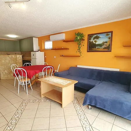 Aniko Nr 7 Apartment