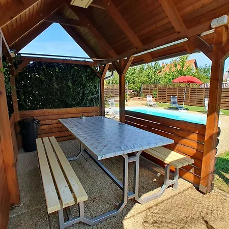 Apartment Aniko Nr 7 *