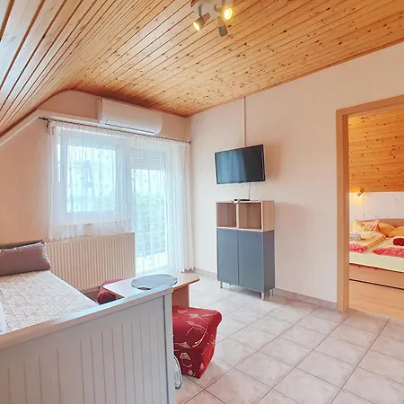 Apartment Aniko Nr 7 *