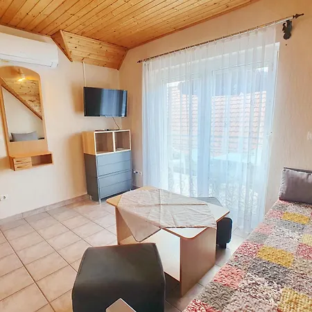 Apartment Aniko Nr 7 Vonyarcvashegy